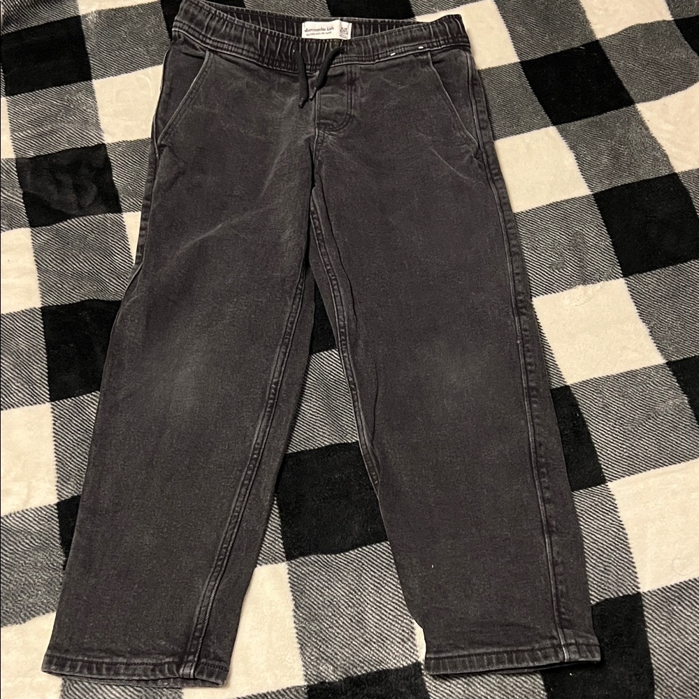 Abercrombie Kids Black / Charcoal Relaxed Pull-On Taper Jeans 9/10 regular